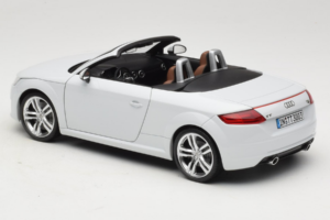 Audi TT 8S Roadster Glacier White Minichamps 1:18 5011400515 Diecast — photo 7 of 8