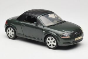 Audi TT 8N Roadster Green Revell 1:18 08979 Diecast — photo 6 of 8
