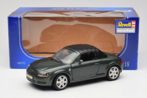 Audi TT 8N Roadster Green Revell 1:18 08979 Diecast — photo 8 of 8