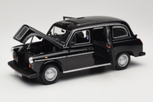 Austin FX4 London Taxi Black Minichamps 1:18 180136000 Diecast — photo 2 of 8