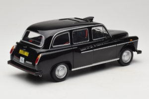 Austin FX4 London Taxi Black Minichamps 1:18 180136000 Diecast — photo 3 of 8