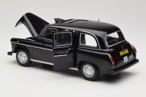Austin FX4 London Taxi Black Minichamps 1:18 180136000 Diecast — photo 5 of 8