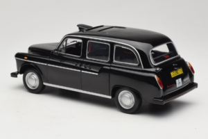 Austin FX4 London Taxi Black Minichamps 1:18 180136000 Diecast — photo 7 of 8