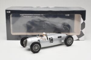 Auto Union Typ C #18 B. Rosemeyer Internationales Eifelrennen Nürburgring Winner 1936 Minichamps 1:18 155361018 Diecast — photo 6 of 6