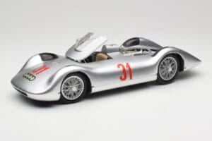 Auto Union Typ C Stromlinie #31 B. Rosemeyer 1937 Silver Revell 1:18 08436 Diecast — photo 2 of 8
