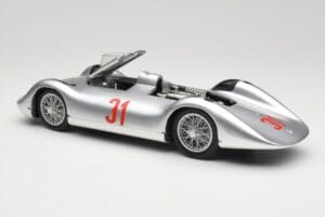 Auto Union Typ C Stromlinie #31 B. Rosemeyer 1937 Silver Revell 1:18 08436 Diecast — photo 5 of 8