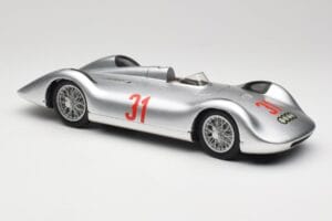 Auto Union Typ C Stromlinie #31 B. Rosemeyer 1937 Silver Revell 1:18 08436 Diecast — photo 6 of 8