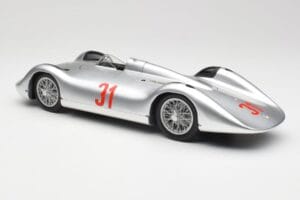 Auto Union Typ C Stromlinie #31 B. Rosemeyer 1937 Silver Revell 1:18 08436 Diecast — photo 7 of 8