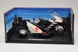 Batcycle & Sidecar Batman TV Series Hot Wheels 1:18 R0006 Diecast