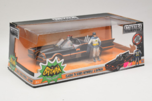 Batmobile With Batman Figure Metals Diecast 1:24 98259 Diecast — photo 2 of 3