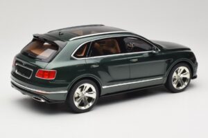 Bentley Bentayga Styling Pack Green GT Spirit 1:18 GT133 Resin — photo 2 of 6
