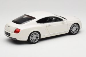 Bentley Continental GT White Minichamps 1:18 100139621 Diecast — photo 3 of 8
