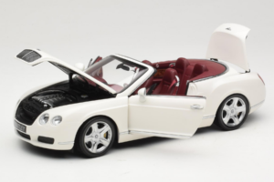 Bentley Continental GTC White Minichamps 1:18 100139032 Diecast — photo 2 of 8