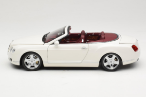 Bentley Continental GTC White Minichamps 1:18 100139032 Diecast — photo 4 of 8