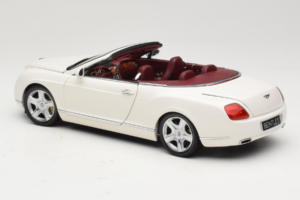 Bentley Continental GTC White Minichamps 1:18 100139032 Diecast — photo 7 of 8