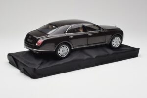 Bentley Mulsanne Burnt Oak Minichamps 1:18 100139905 Diecast — photo 3 of 8