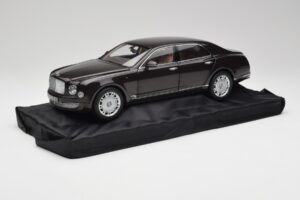 Bentley Mulsanne Burnt Oak Minichamps 1:18 100139905 Diecast