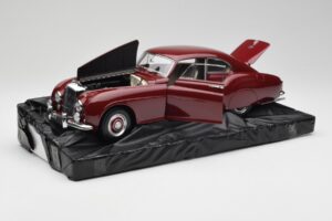 Bentley R-Type Continental Tudor Red Minichamps 1:18 100139421 Diecast — photo 2 of 8