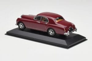 Bentley S1 Continental Flying Spur Burgundy Minichamps 1:43 436139550 Diecast — photo 3 of 4