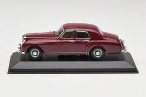 Bentley S1 Continental Flying Spur Burgundy Minichamps 1:43 436139550 Diecast
