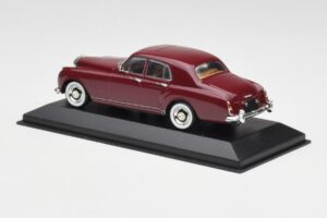 Bentley S1 Continental Flying Spur Cream Minichamps 1:43 436139551 Diecast — photo 3 of 4