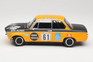 BMW 1600-2 BMW Alpina #61 R. Herzog / N. Lauda DNF 6 Hours Nurburgring 1970 Minichamps 1:18 155702661 Diecast — photo 3 of 6