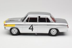 BMW 1800 TiSA #4 J. Ickx / J. van Ophem 24 Hours of Spa 1965 Winners Minichamps 1:18 107652504 Resin — photo 3 of 6