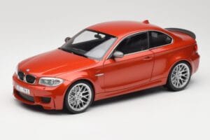 BMW 1M Coupe E82 Sakhir Orange Metallic Minichamps 1:18 110020020 Diecast