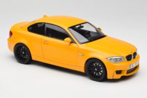 BMW 1M Coupe E82 Yellow Minichamps 1:18 110020026 Diecast — photo 6 of 8