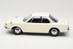 BMW 2000 CS Coupe Cream KK-Scale 1:18 KKDC180121 Diecast — photo 3 of 6