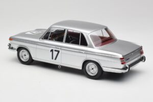 BMW 2000 Ti #17 J. Ickx / H. Hahne 24 Hours of Spa 1966 Winners Minichamps 1:18 107662517 Resin — photo 5 of 6