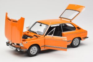 BMW 2000 Tii Touring Orange Minichamps 1:18 80430145824 Diecast — photo 2 of 8