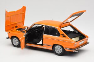 BMW 2000 Tii Touring Orange Minichamps 1:18 80430145824 Diecast — photo 5 of 8