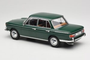 BMW 2000 121 Green MCG 1:18 MCG18542 Diecast — photo 5 of 6