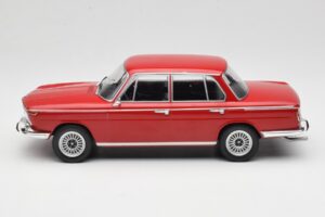 BMW 2000 121 Red MCG 1:18 MCG18543 Diecast — photo 3 of 6