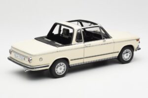 BMW 2002 Baur Cabriolet E10 Chamonix White AUTOart 1:18 70532 Diecast — photo 3 of 8