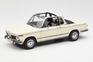 BMW 2002 Baur Cabriolet E10 Chamonix White AUTOart 1:18 70532 Diecast