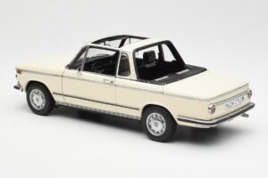 BMW 2002 Baur Cabriolet E10 Chamonix White AUTOart 1:18 70532 Diecast — photo 7 of 8