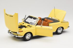 BMW 2002 Cabriolet Bright Green Minichamps 1:18 80430145820 Diecast — photo 2 of 8