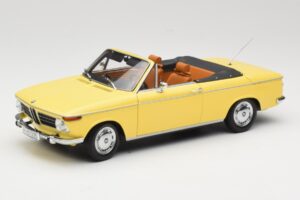 BMW 2002 Cabriolet Bright Green Minichamps 1:18 80430145820 Diecast