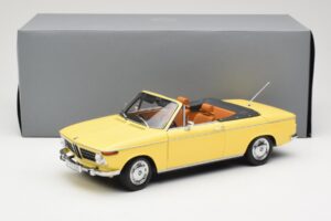 BMW 2002 Cabriolet Bright Green Minichamps 1:18 80430145820 Diecast — photo 8 of 8