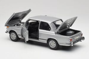 BMW 2002 Tii Polaris Silver AUTOart 1:18 80430146517 Diecast — photo 5 of 8