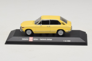 BMW 2002 Touring Yellow Minichamps 1:43 403021115 Diecast