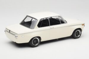BMW 2002 White Plain Body Version Minichamps 1:18 155702600 Diecast — photo 2 of 6