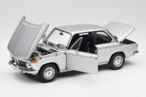 BMW 2002tii Silver AUTOart 1:18 80430151479 Diecast — photo 2 of 8