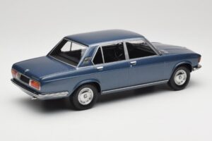BMW 2500 E3 Blue Metallic Minichamps 1:18 155029200 Diecast — photo 2 of 6