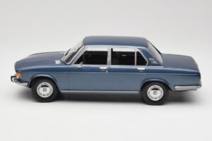 BMW 2500 E3 Blue Metallic Minichamps 1:18 155029200 Diecast — photo 3 of 6