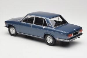 BMW 2500 E3 Blue Metallic Minichamps 1:18 155029200 Diecast — photo 5 of 6