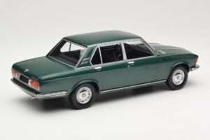 BMW 2500 E3 Green Metallic Minichamps 1:18 155029201 Diecast — photo 2 of 6