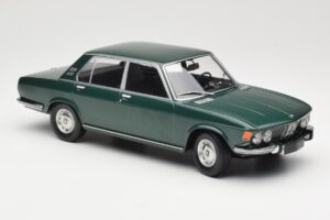 BMW 2500 E3 Green Metallic Minichamps 1:18 155029201 Diecast — photo 4 of 6